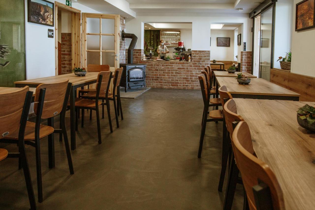 ツェルクニツァ Dom Na Slivnici Bed & Breakfast エクステリア 写真