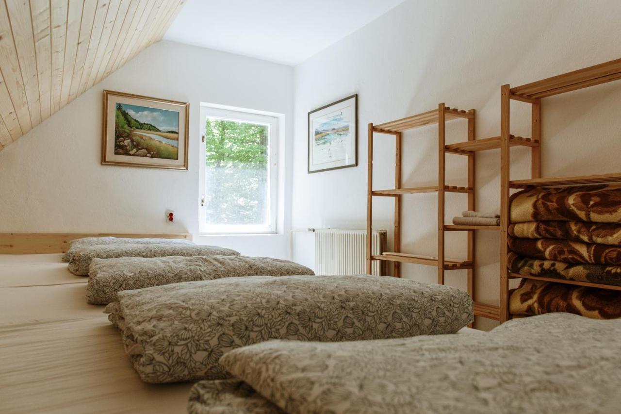 ツェルクニツァ Dom Na Slivnici Bed & Breakfast エクステリア 写真
